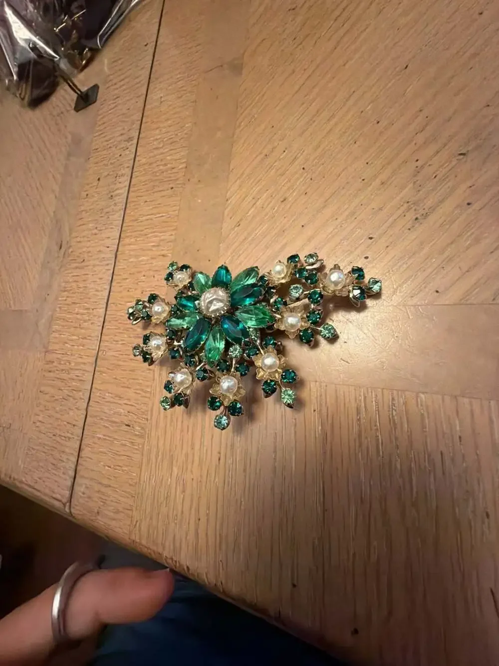 Vintage Judy Lee Large Green Rhinestones and Pearl Signed Brooch